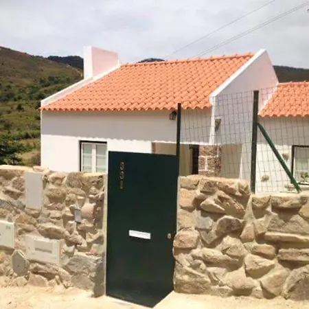 House With One Bedroom In With Wonderful Mountain View Enclosed Garden And Wifi 3 Km From The Beach *